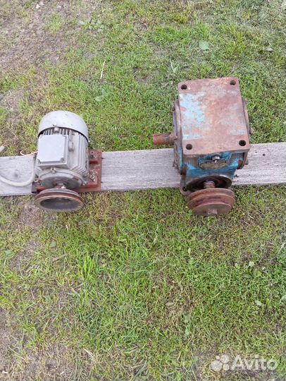 Редуктор червячный с электродвигателем