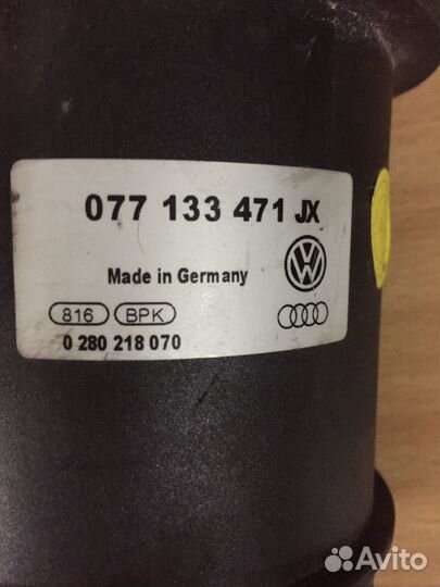 Расходомер воздуха Audi A8