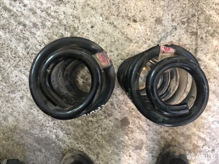 Пружина подвески задняя Cadillac Sts DW67 LH2 2005