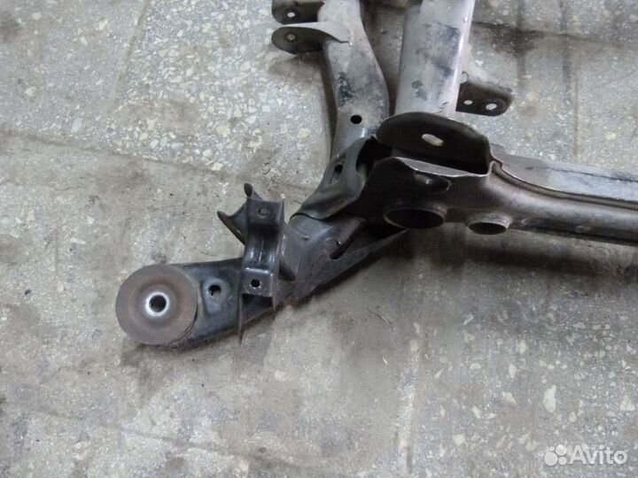 Подрамник задний VW Touareg Audi Q7 7L0500041