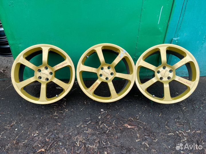 Три диска Tommy Kaira R18 5-100