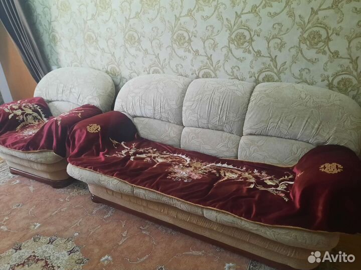 Диван и два кресла