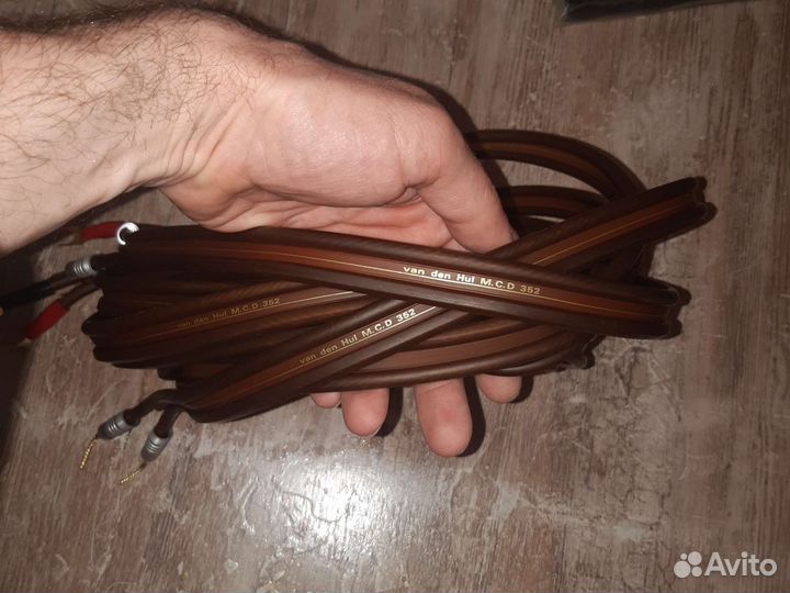 Акустический кабель VAN DEN HUL M.C.D 352