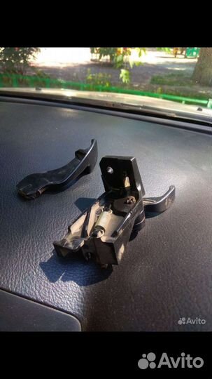 Ручка открывания багажника и дверцы бензобака