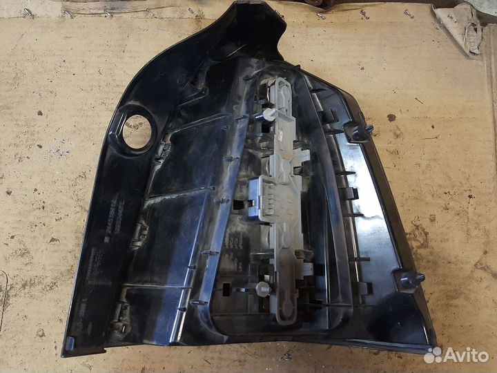 Фонарь задний левый Opel Zafira B 2005-2007