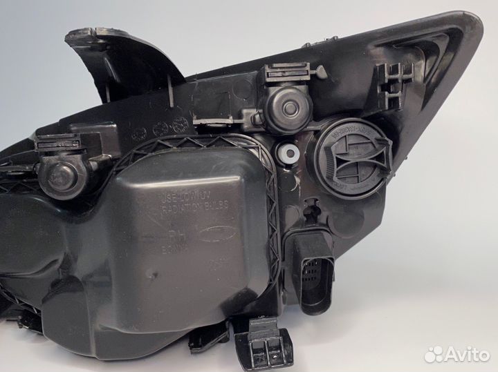 Фара правая Ford Focus 2 05-08 черная