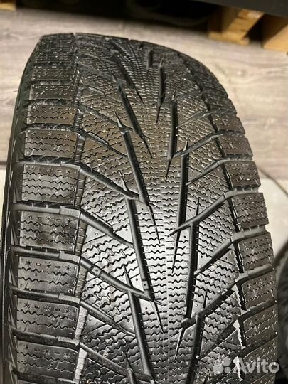 Hankook Winter I'Cept iZ 2 W616 215/60 R16 99T