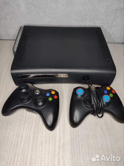 Xbox 360 500Gb 2джойстика 70игр freeboot