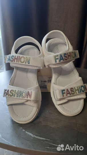 Босоножки для девочки новые 34 размер