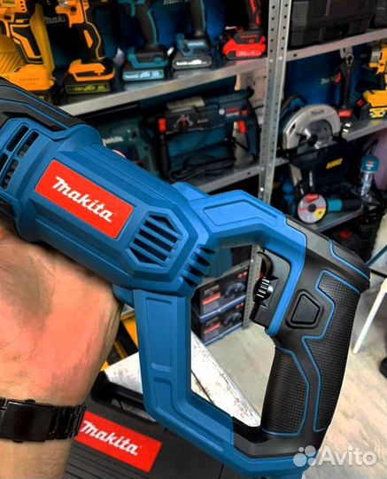 Сабельная пила makita