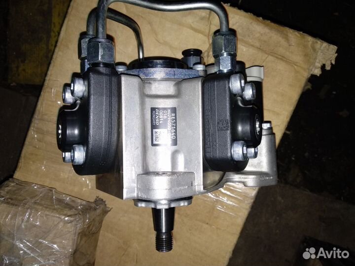Насос Джон Дир RE571640