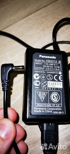 Зарядное устройство для видеокамеры Panasonic TM80