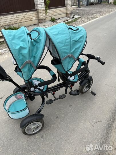 Трехколесный велосипед с ручкой для двойни