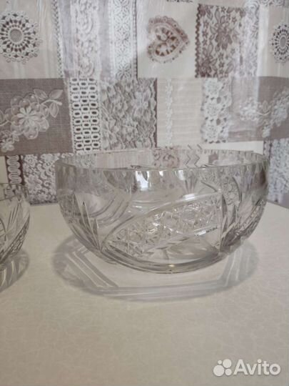 Хрустальные вазы две штуки