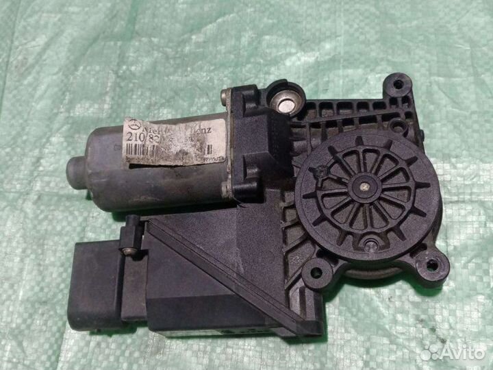 Мотор стеклоподъемника задний Mercedes-Benz W210