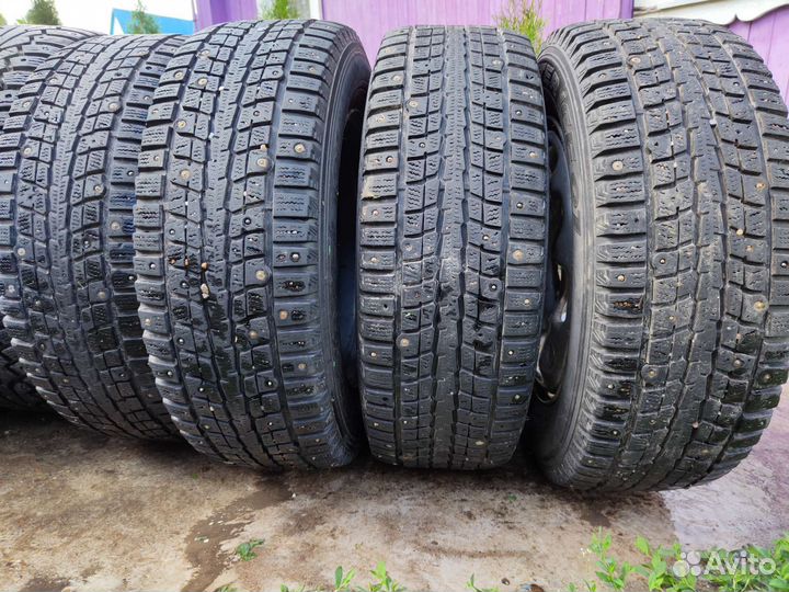 Dunlop SP Winter Ice 07 215/65 R16