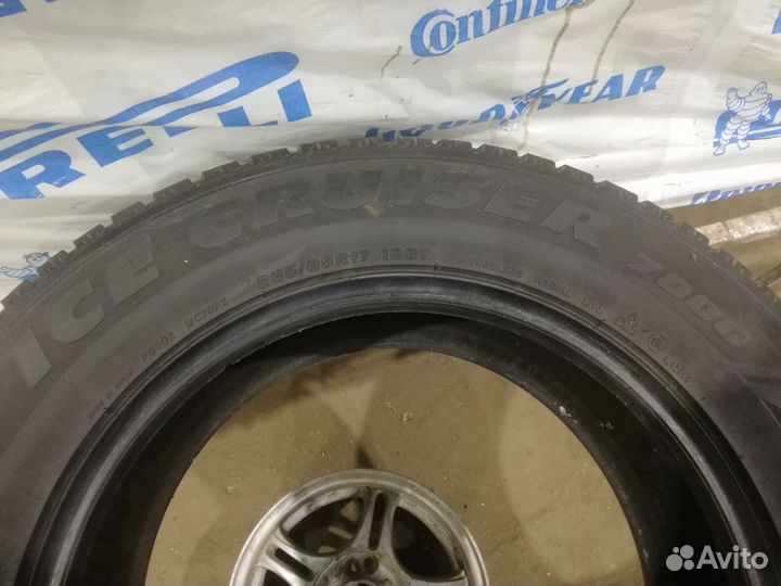 Bridgestone Ice Cruiser 7000 235/65 R17 108T