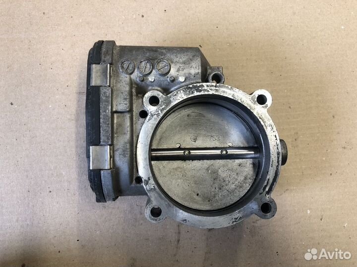 Дроссельная заслонка Audi A8 4.2 VW 4.2 077133062A