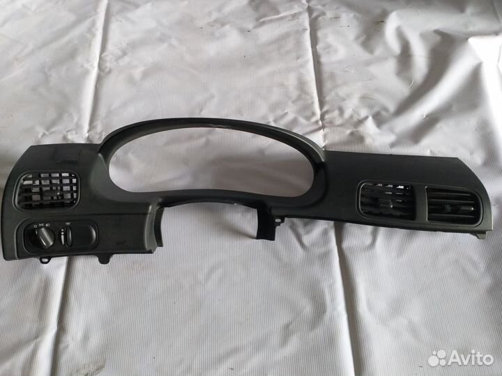 Передняя панель Dodge Chrysler Intrepid 2003г