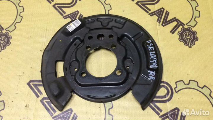Щиток тормозного механизма задний правый Lexus