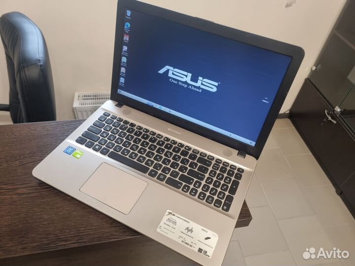 Asus VivoBook X541SC (Intel N3710 / Geforce 810M)