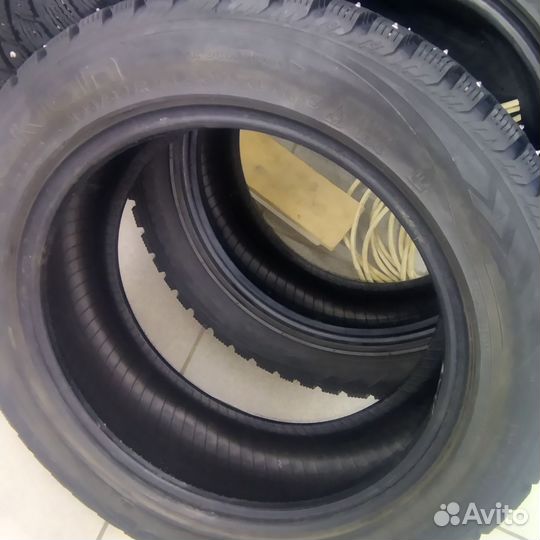 Nokian Tyres Hakkapeliitta 4 195/55 R15 и 195/55 R15 89T