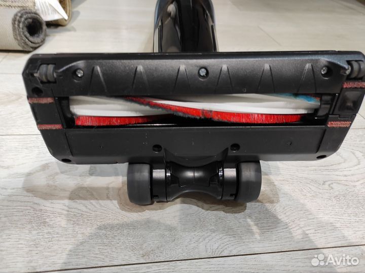 Вертикальный беспроводной пылесос