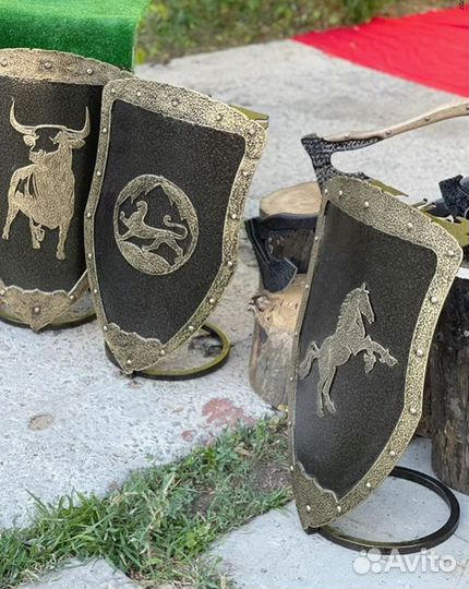 Подставка под шампуры Щит