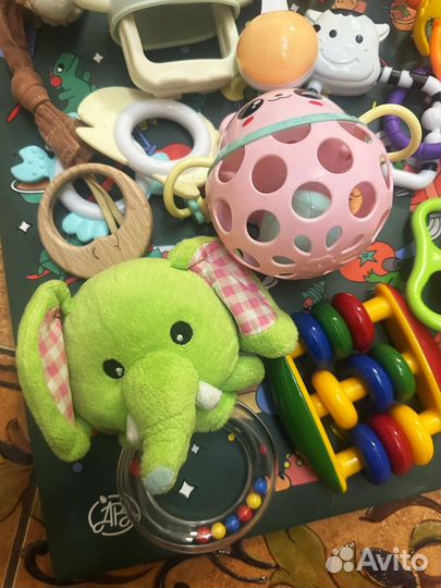 Игрушки для малышей пакетом