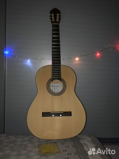 Акустическая гитара