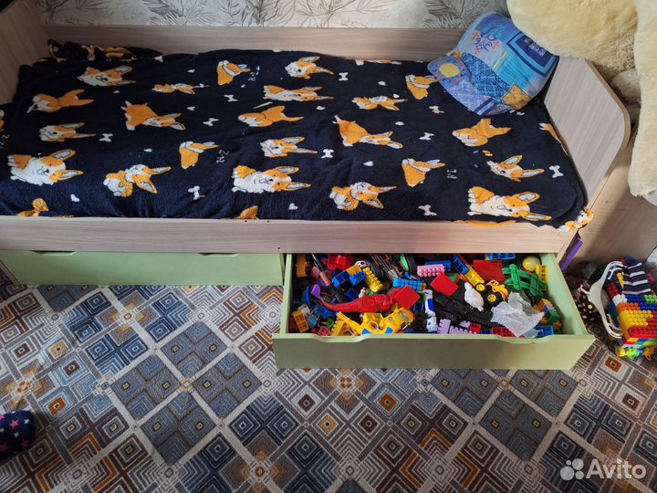 Продаётся кровать детская