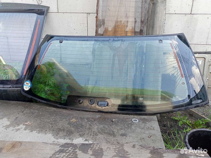 Заднее стекло нисан авенир