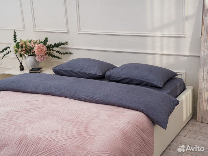 Kровать двуспальная 1,4 метра, в наличии