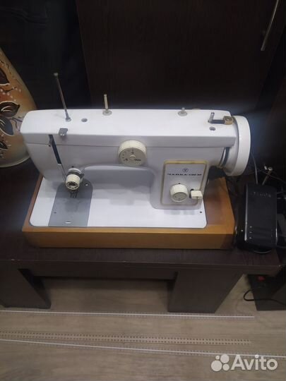 Швейная машинка чайка 132м