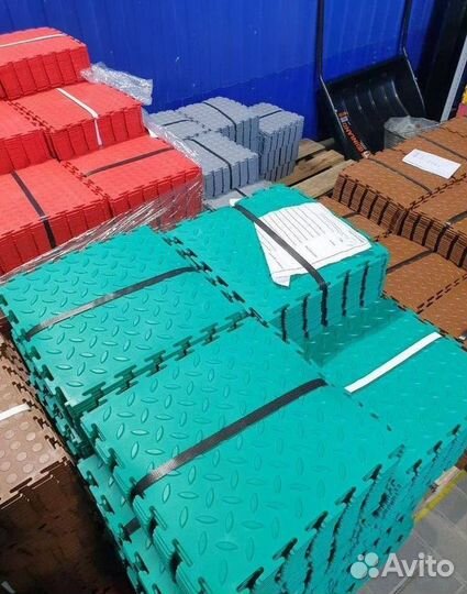 Модульная пвх плитка в автосервис / сто