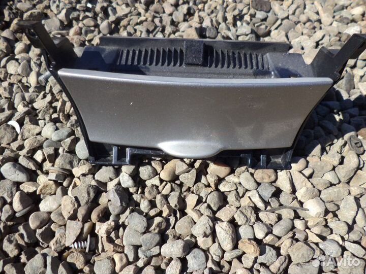 Пепельница Toyota Corolla Fielder NZE141 1NZ-FE