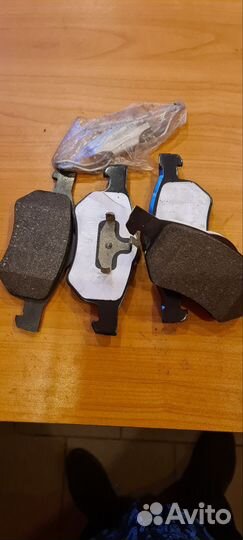 Колодки тормозные Chrysler Voyager и Dodge Caravan