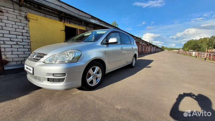 Toyota Avensis Verso 2.0 МТ, 2004, 280 000 км