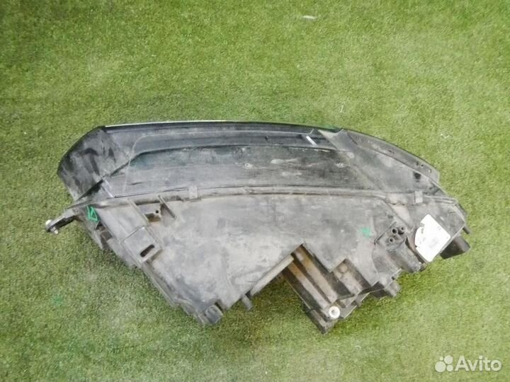 Фара правая Volkswagen Tiguan