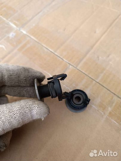 Шайба регулировочная рамки радиаторов Форд Фокус2