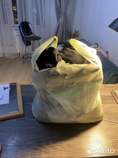 Пакет с женскими вещами