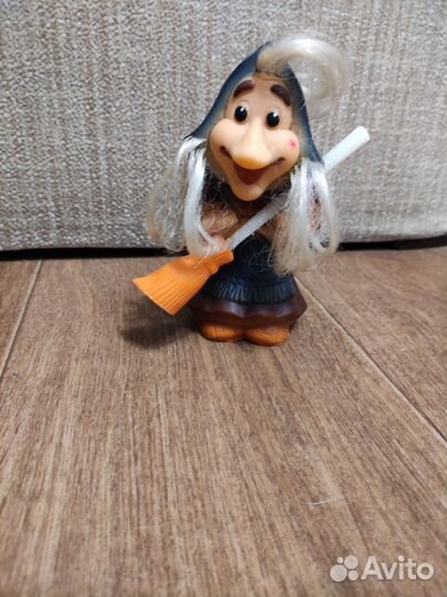 Игрушка резиновая баба яга