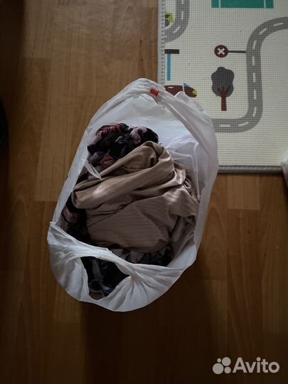 Отдам бесплатно женские вещи пакетом