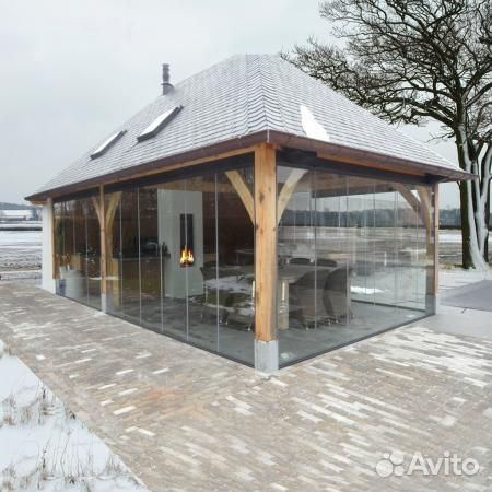 Безрамное остекление беседки
