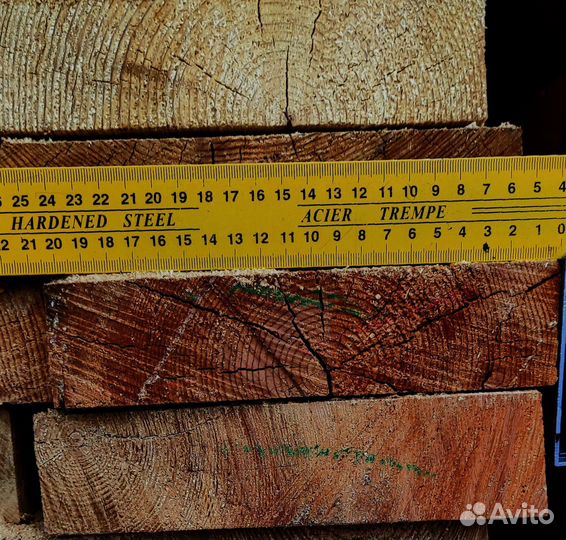 Строительные материалы: доски из лиственницы