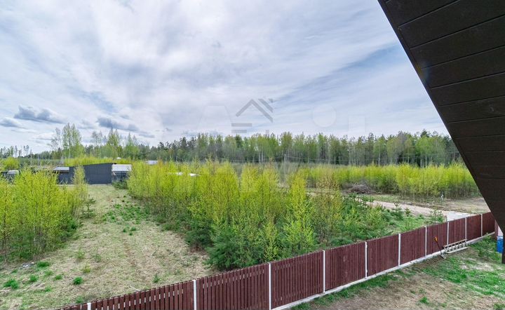 Дом 180 м² на участке 10,5 сот.