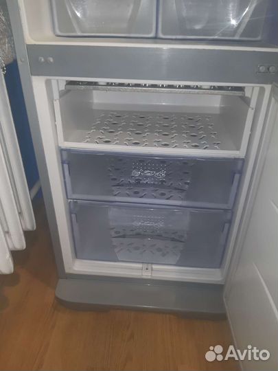 Холодильник двухкамерный бирюса