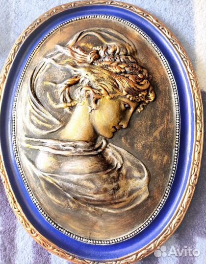 Настенное панно из гипса