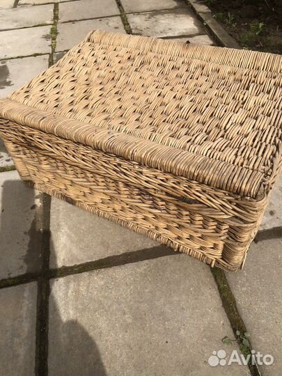 Плетеный чемодан