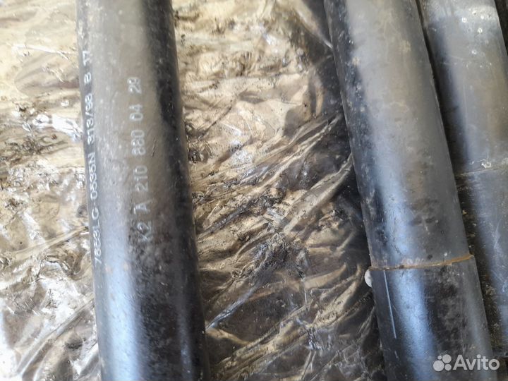 Мерседес E-Класс Амортизатор капота